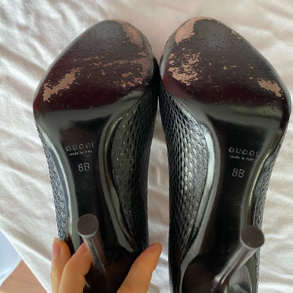 Gucci Black Python Snakeskin Pumps - image 6